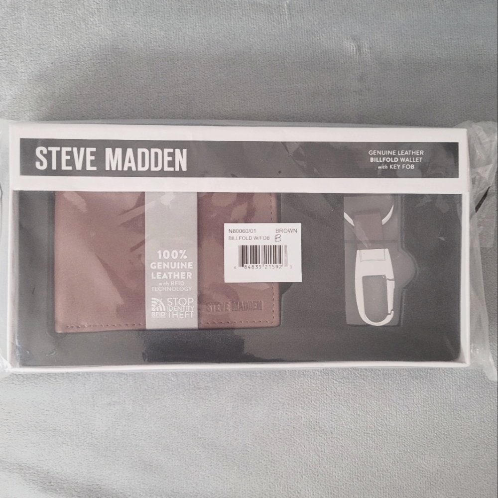 Genuine Leather Wallet & Key Fob Set- Steve Madden - Picture 2 of 16